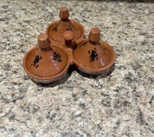 Moroccan mini tagine spices holder set of 3 Ensemble de 3 mini tajines marocains pour épices