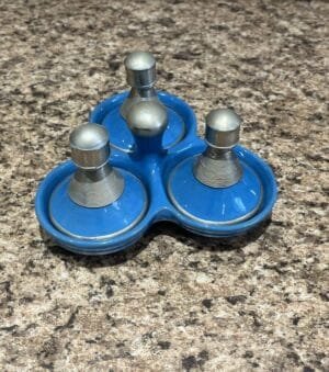 mini-tagine-set-of-3-turquoise-front Vue avant du mini tagine triple en ceramique turquoise pour epices